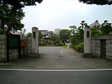 通用門