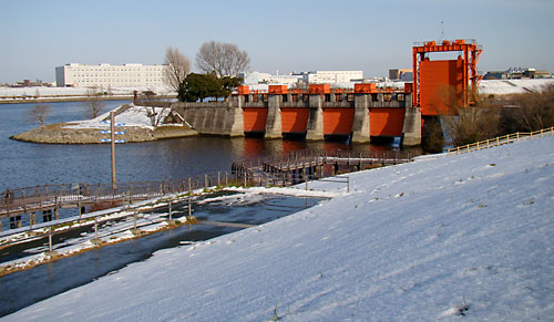 赤水門の雪景色