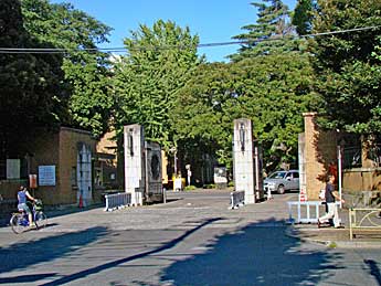 東京大学農学部の門